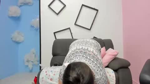 paula_miler1 online show from 27, 10, 2025