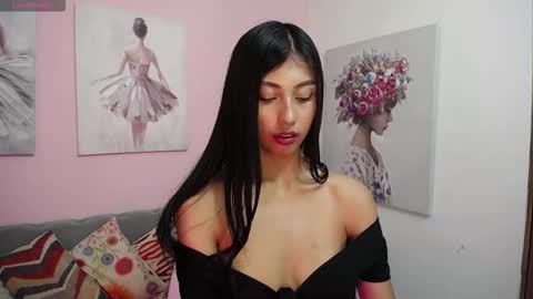 Pau online show from 2, 12, 2025