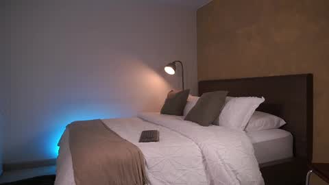 Paula online show from 23, 2, 2025