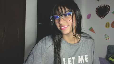 Snapshot of paulacutexs chatting on 1, 4, 2026 Paula online show from 1, 4, 2026