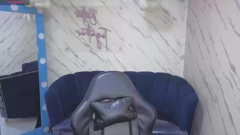 Live 800am 200pm COLOMBIAN HOUR online show from 20, 9, 2025