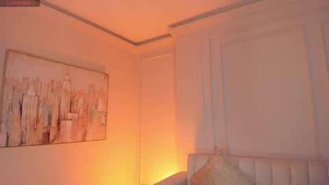 Paulina Santos  online show from 7, 4, 2026