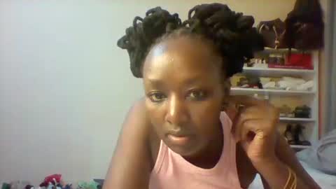 Snapshot of pauline19932016 chatting on 2, 11, 2025 pauline19932016 online show from 2, 11, 2025