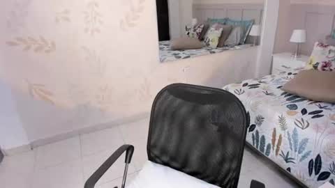 Snapshot of pauline_fox chatting on 16, 6, 2026 Pauline online show from 16, 6, 2026