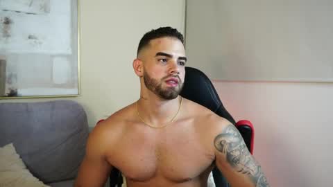 Snapshot of paulphoenix_ chatting on 16, 5, 2026 Paul Phoenix online show from 16, 5, 2026