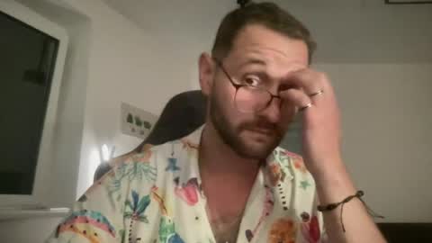 Snapshot of paulsimpsn chatting on 27, 6, 2026 love bush online show from 27, 6, 2026