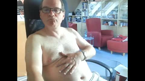 Snapshot of pavlovsdog2006 chatting on 7, 4, 2026 Pavlov aka Peter online show from 7, 4, 2026