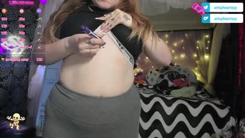 ArtsyHeartsyy online show from 13, 12, 2024