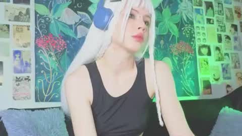 Snapshot of peacchypawss chatting on 13, 7, 2026 Eva online show from 13, 7, 2026