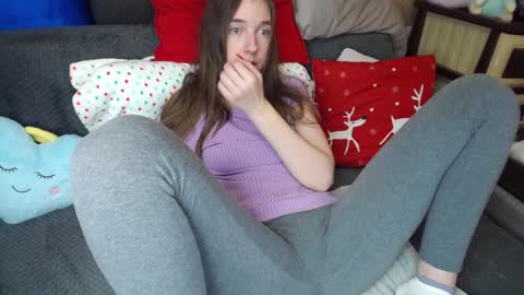 FOUNTAIN SQUIRT online show from 13, 1, 2025