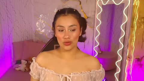 peachy_tay online show from 19, 4, 2026