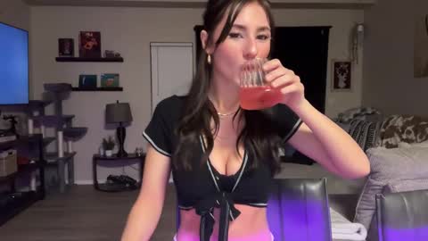 Olivia online show from 17, 2, 2025