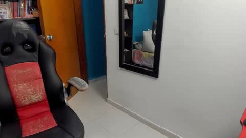 Tangerine Penaut online show from 16, 12, 2025