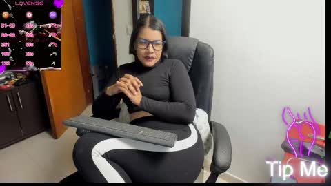 Tangerine Penaut online show from 10, 4, 2026