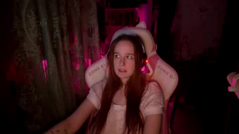 Snapshot of pearlprincess_ chatting on 4, 5, 2026 Adelina online show from 4, 5, 2026
