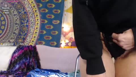 Snapshot of peekclimaxxx chatting on 4, 3, 2025 NEXT CHILL SESH 1130 930pm -ish PEEK online show from 4, 3, 2025