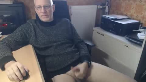 Snapshot of pemue65 chatting on 2, 12, 2025 Pemue65 online show from 2, 12, 2025