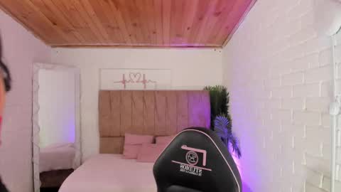 penelope online show from 21, 9, 2025