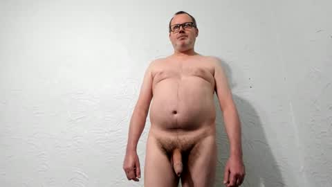 Snapshot of penis_dance chatting on 12, 5, 2026 Vincent Howard online show from 12, 5, 2026