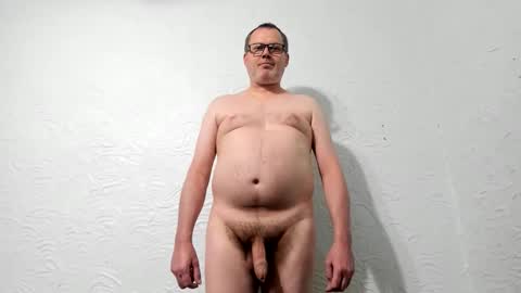 Snapshot of penis_dance chatting on 29, 5, 2026 Vincent Howard online show from 29, 5, 2026