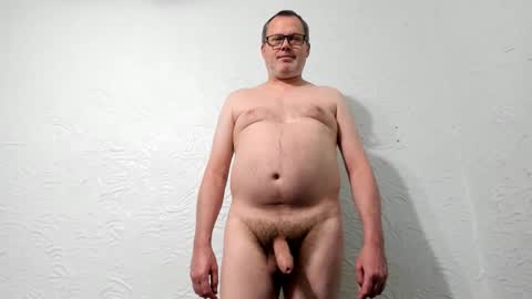Snapshot of penis_dance chatting on 30, 5, 2026 Vincent Howard online show from 30, 5, 2026