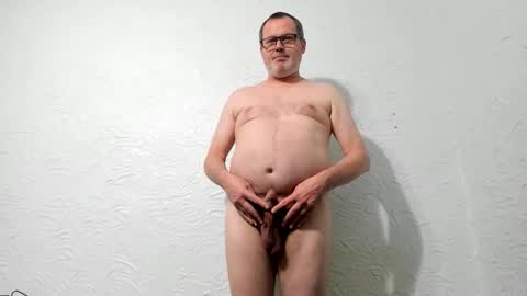 Snapshot of penis_dance chatting on 3, 6, 2026 Vincent Howard online show from 3, 6, 2026
