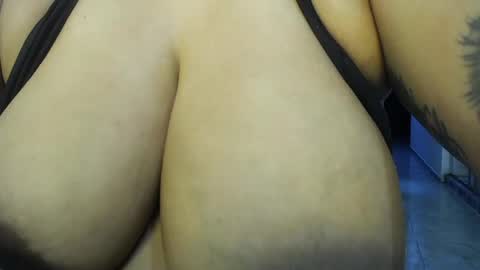 Snapshot of pennyomelons chatting on 29, 4, 2026 My onlyfans online show from 29, 4, 2026