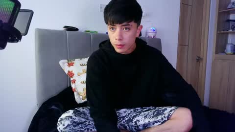 Snapshot of perceo09 chatting on 5, 1, 2025 first anal video in bio we are lucy and perceo follow us online show from 5, 1, 2025