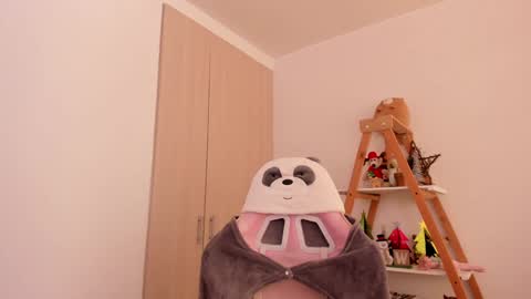 Sarah Ana Banana online show from 20, 12, 2024