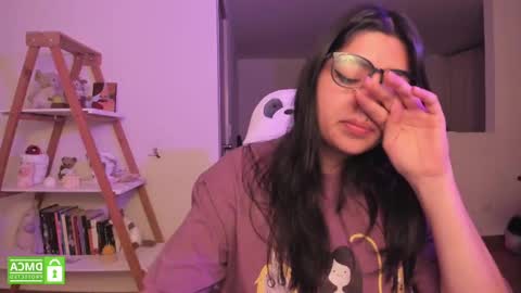 Sarah Ana Banana online show from 5, 3, 2025