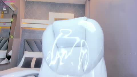 Snapshot of perlaevansx chatting on 13, 2, 2025 PERLA online show from 13, 2, 2025