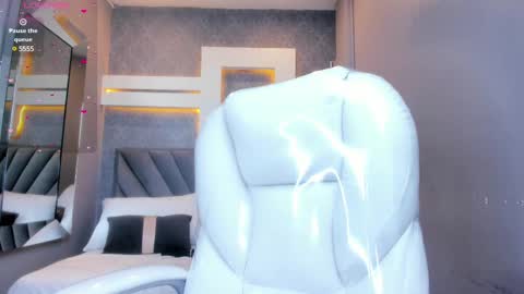 Snapshot of perlaevansx chatting on 27, 2, 2025 PERLA online show from 27, 2, 2025