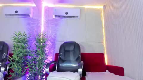 Snapshot of perlaevansx chatting on 30, 9, 2025 PERLA online show from 30, 9, 2025