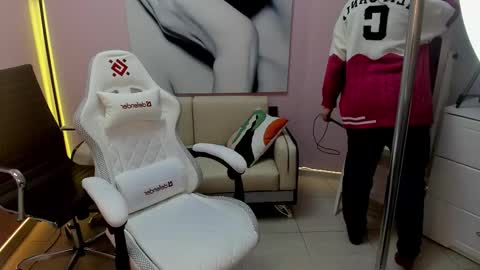 horror flying on the wings of the night.... online show from 22, 12, 2025