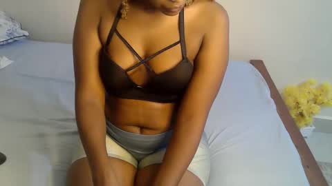 Snapshot of peru_queen chatting on 16, 3, 2026 peru_queen online show from 16, 3, 2026