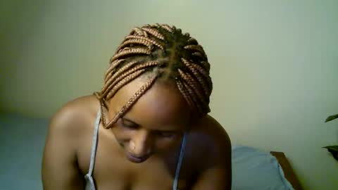 Snapshot of peru_queen chatting on 19, 5, 2026 peru_queen online show from 19, 5, 2026