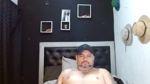 Snapshot of perverseveteranmanxxx chatting on 1, 2, 2025 Carlos online show from 1, 2, 2025