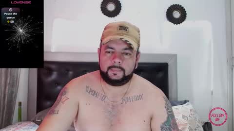 Snapshot of perverseveteranmanxxx chatting on 14, 10, 2025 Carlos online show from 14, 10, 2025