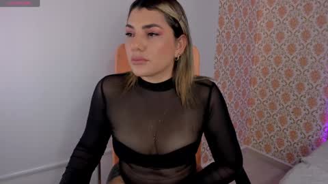 Snapshot of pervert_milf2023 chatting on 28, 1, 2025 Isabella online show from 28, 1, 2025