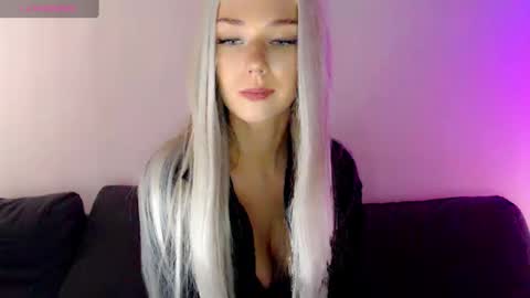 Snapshot of pervyblonde chatting on 5, 3, 2025 Isabella online show from 5, 3, 2025