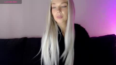 Snapshot of pervyblonde chatting on 28, 10, 2025 Isabella online show from 28, 10, 2025