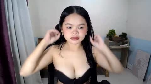 Snapshot of petite_angelxxx chatting on 10, 7, 2026 petite_angelxxx online show from 10, 7, 2026