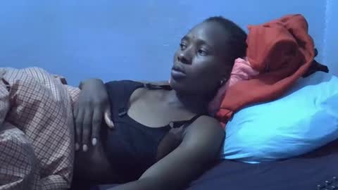 Snapshot of petite_bella21 chatting on 11, 4, 2026 petite_bella21 online show from 11, 4, 2026