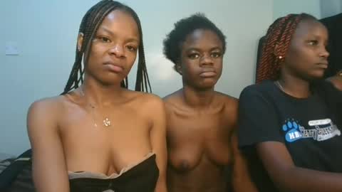 Snapshot of petite_luxe1 chatting on 24, 7, 2026 Luxe online show from 24, 7, 2026