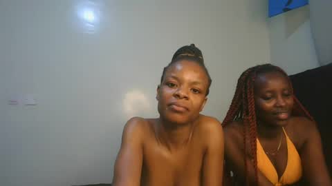 Snapshot of petite_luxe1 chatting on 28, 7, 2026 Luxe online show from 28, 7, 2026