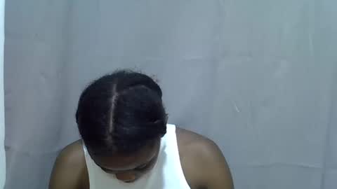 Snapshot of petite_melan chatting on 2, 10, 2025 petite_melan online show from 2, 10, 2025
