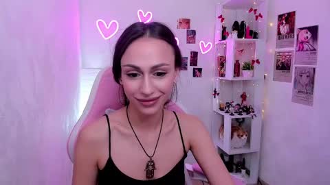 Snapshot of petite_moly chatting on 20, 5, 2026 Alice online show from 20, 5, 2026