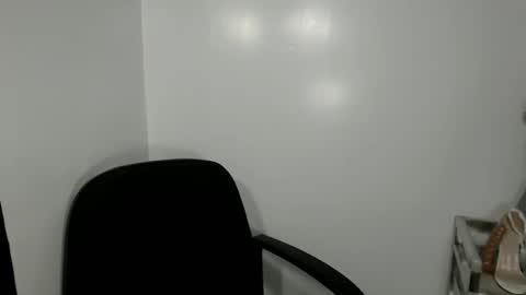 Snapshot of petite_pauline chatting on 24, 2, 2026 petite_pauline online show from 24, 2, 2026