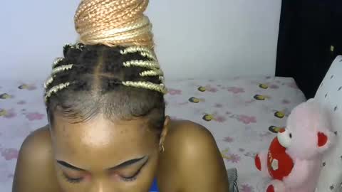 Snapshot of petite_princes chatting on 4, 12, 2024 petite_princes online show from 4, 12, 2024