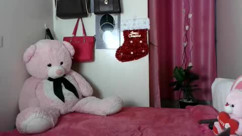Snapshot of petite_princes chatting on 22, 11, 2025 petite_princes online show from 22, 11, 2025